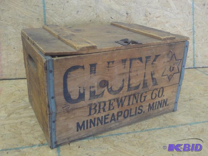 lot 10 image: Gluek 24-Pack Wooden Beer Box, Minneapolis MN...
