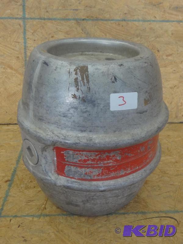 lot 3 image: Holsten-Brauerei Hamburg 7.75-Gallon Aluminum...