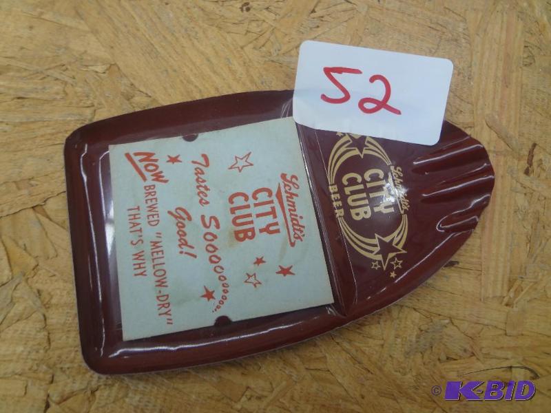 lot 52 image: Schmidt City Club Beer Tin Tray...