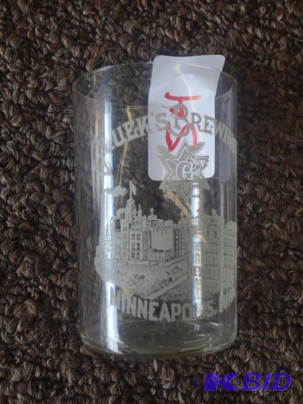 lot 54 image: Rare Gluek Brewing Co. Etched Glass Taste Dip...