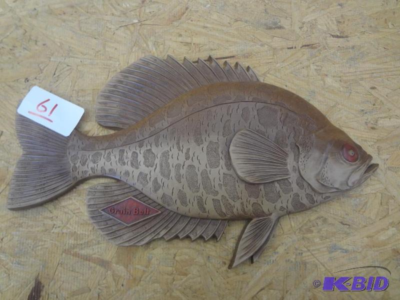 lot 61 image: Grain Belt Plastic Wall-Mount Fish...