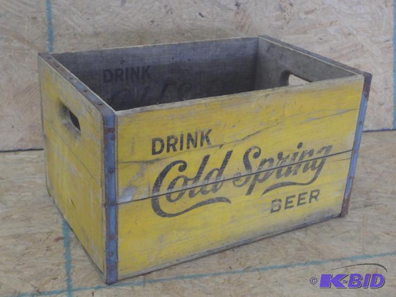 lot 9 image: Cold Spring Beer Wooden Beer Box...