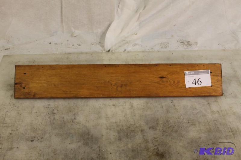 Pine Wooden shelf good condition. Scallopped ...