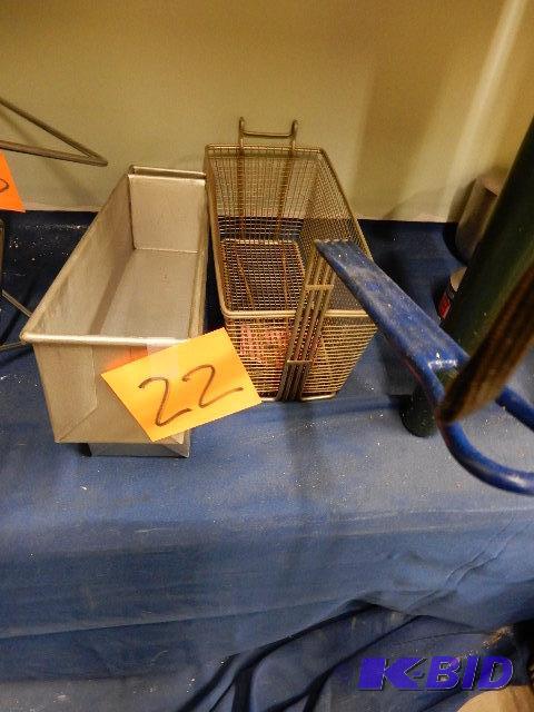 2, Metal drip boxes, 1 frying basket...