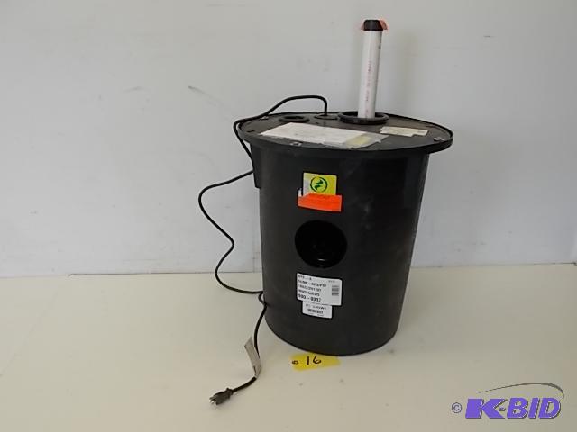lot 16 image: Zoeller Model 900-0002 Sump Pump System, New,...