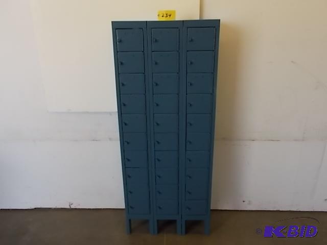 lot 234 image: Cell Phone Locker, 30 Person, New, 10Y623...
