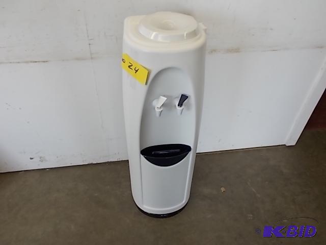 lot 24 image: Bottled Water Cooler, New, 4CTJ6...