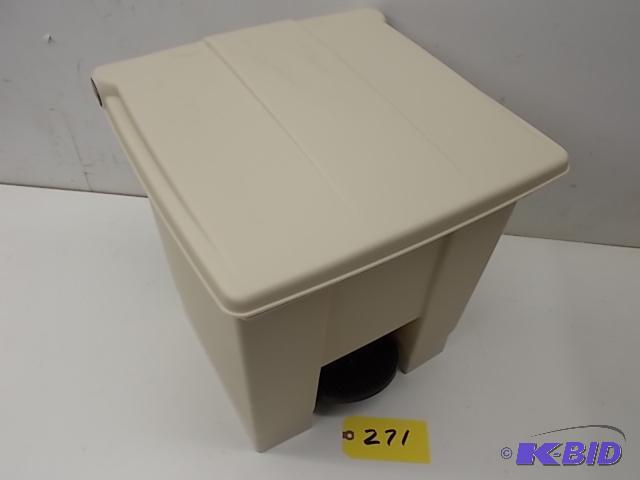 lot 271 image: Rubbermaid Step On Trash can, 8 Gallon, New...