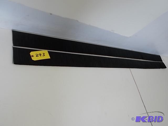 lot 293 image: (2) Tough Guy Bristle Refill, 4" x 84&qu...