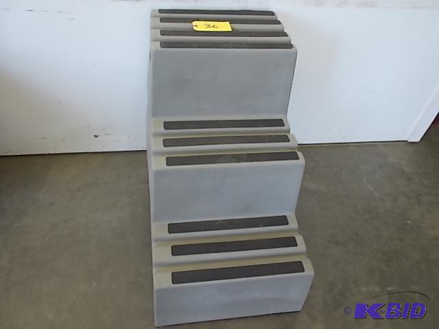 lot 36 image: 3 Step Poly Stairs, 28 12" High x 18 Wi...
