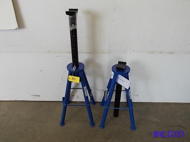 lot 39 image: Westward 10 Ton High Lift Vehicle Stands, New...