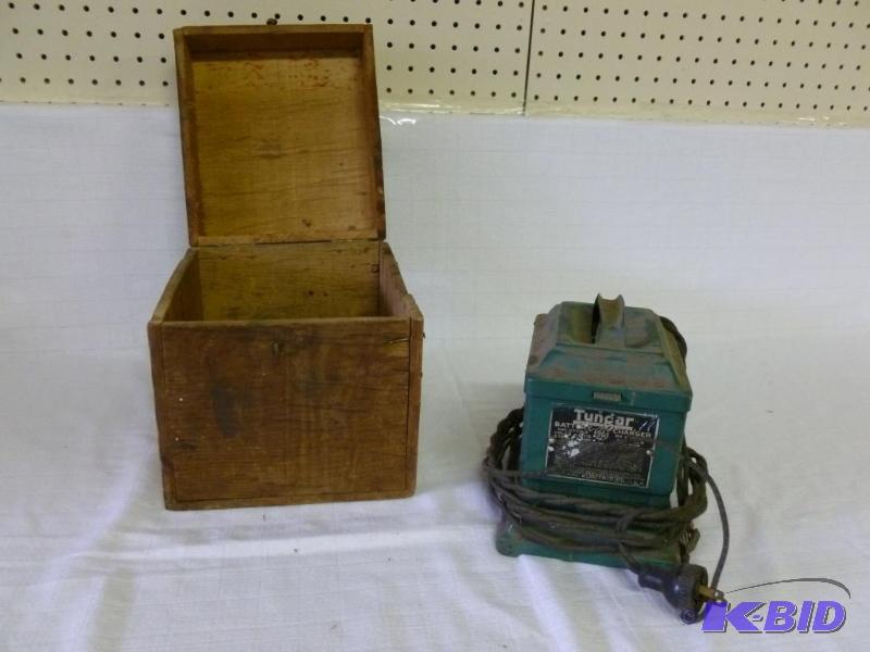 lot 10 image: Vintage GE Tunger&nbsp4 - 6 volt battery cha...