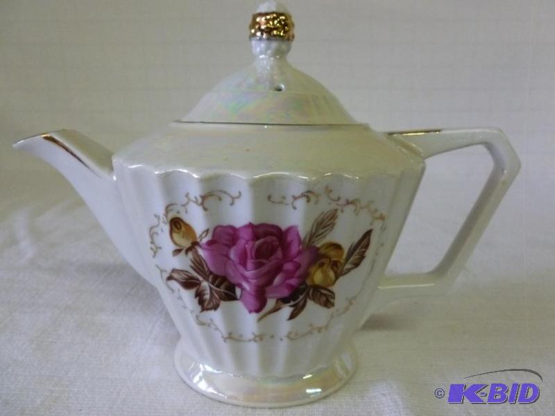 lot 114 image: Vintage Norleans hand painted porcelain tea p...