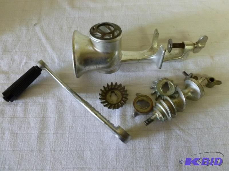 lot 121 image: Vintage Universal cast metal meat grinder....