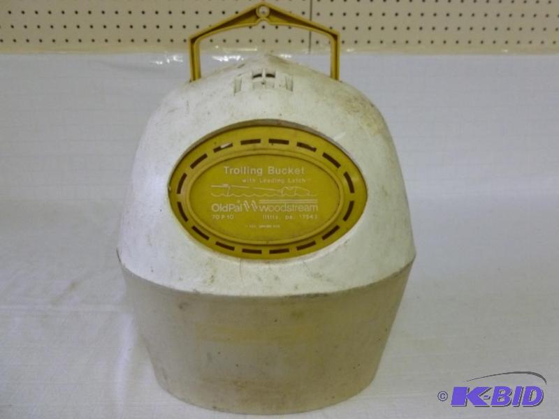 lot 149 image: Old Pal Woodstraem fishing trolling bucket....
