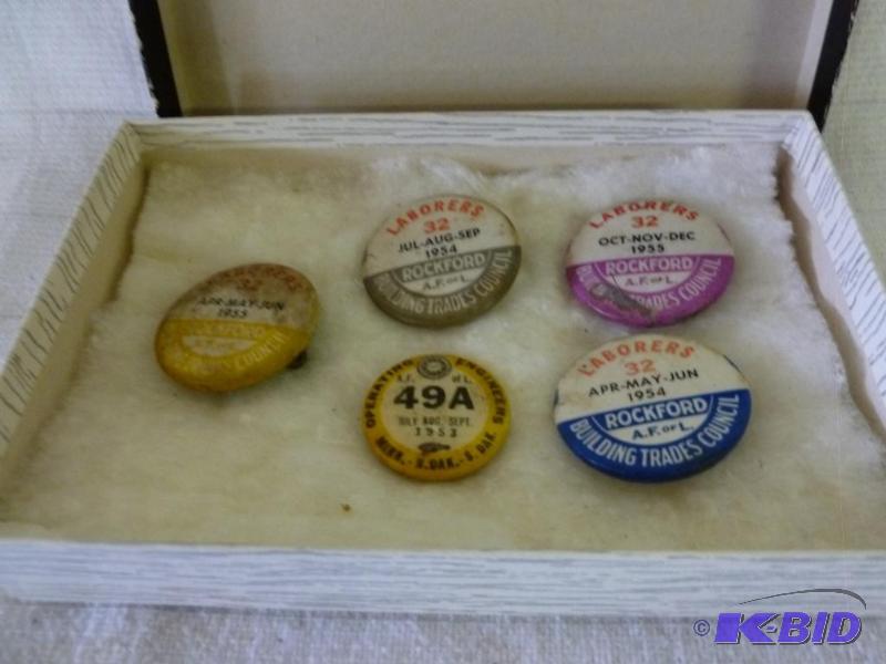 lot 165 image: Lot of five vintage 1950s labor union button...