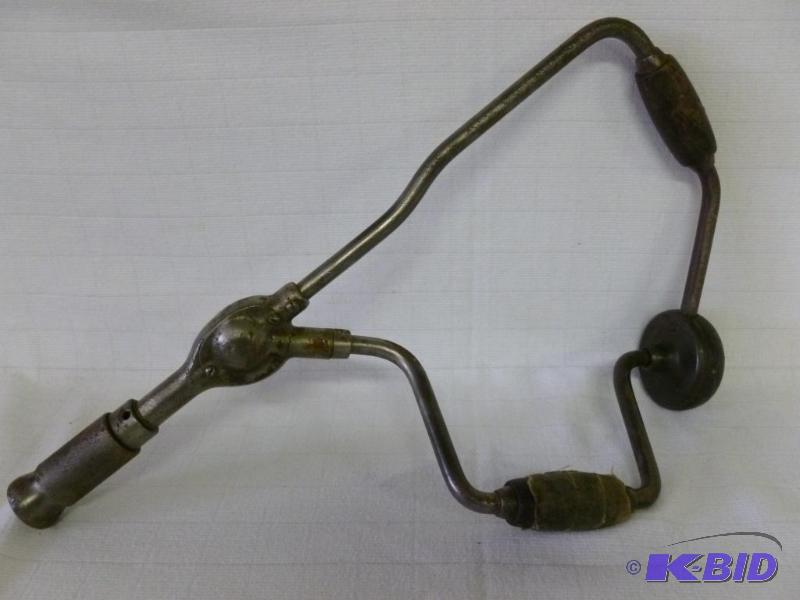 lot 17 image: Large vintage hand speed drill No. 8, good wo...