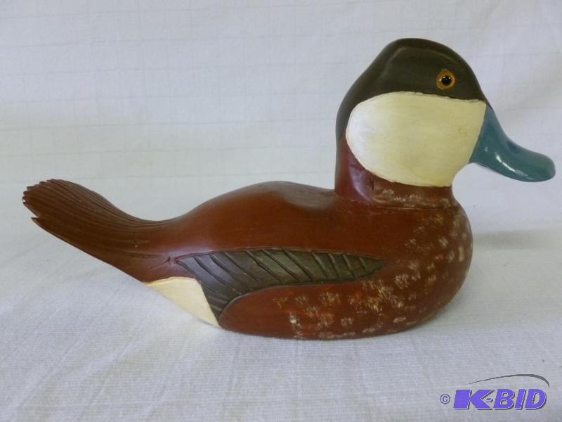 lot 241 image: Beautiful 1981&nbspRuddy Duck hand painted w...