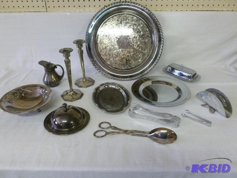 lot 252 image: Large lot of vintage silver plate and stainle...