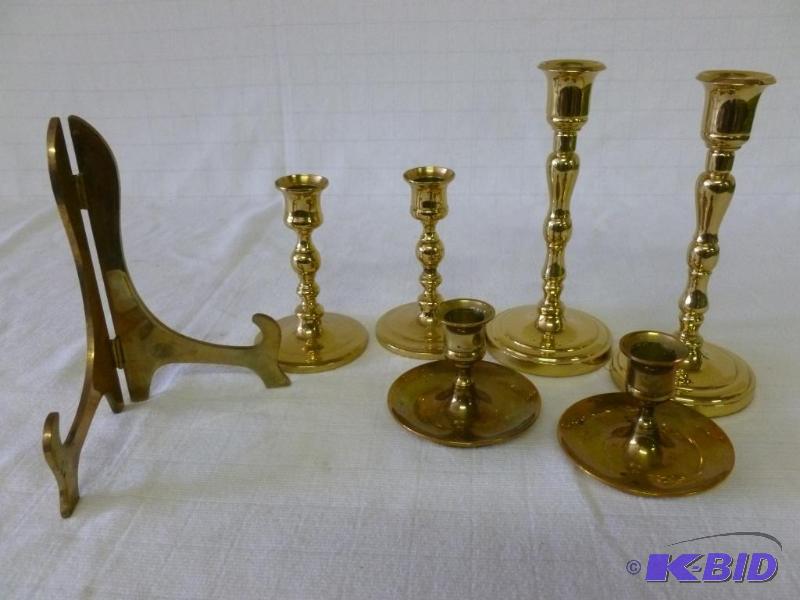 lot 264 image: This lot consists of a vintage cast brass pic...