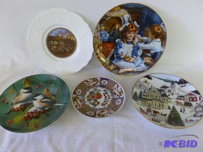 lot 287 image: Lot of five collectible porcelain plates....