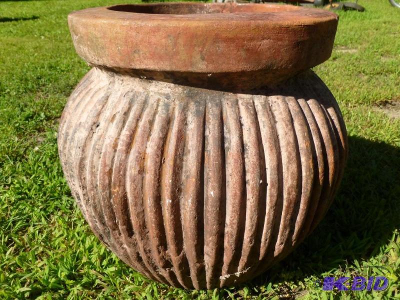 lot 299 image: Large outdoor clay flower pot that measures 1...