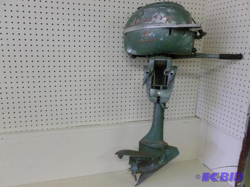 lot 3 image: Vintage Johnson Sea Horse 3 h.p boat motor mo...