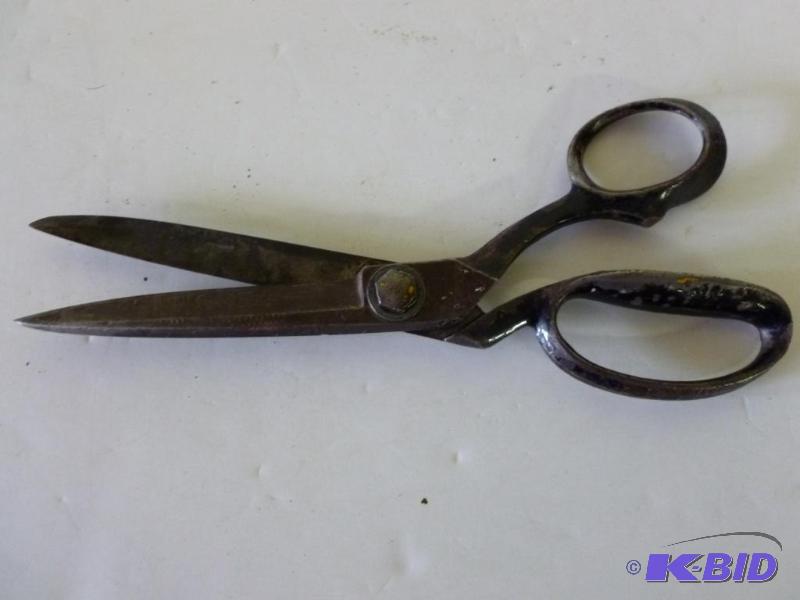 lot 86 image: Large Vintage Wiss&nbspSteel Forged No. 20 s...