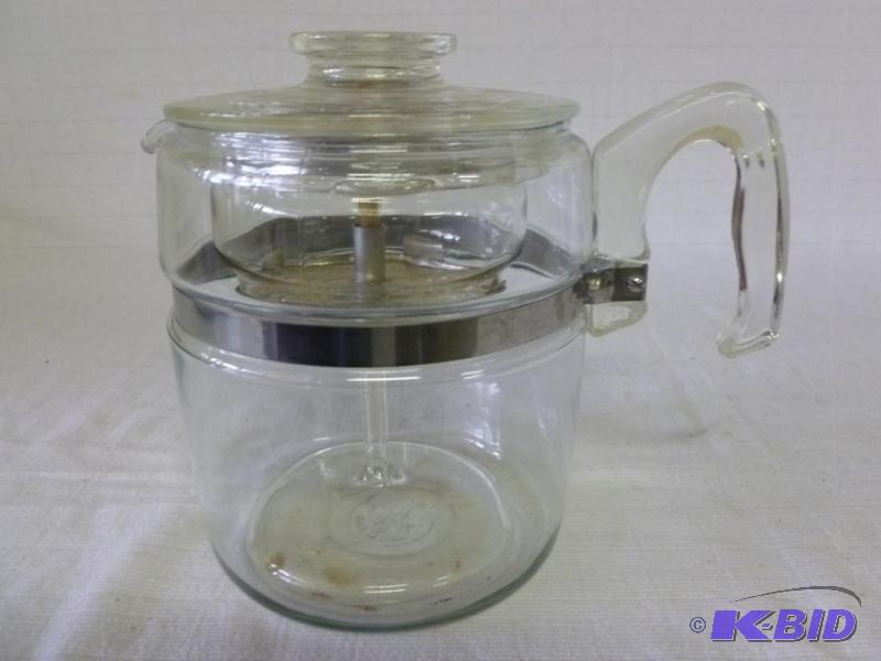 lot 88 image: Pyrex 9 cup glass stove top&nbsppeculator co...