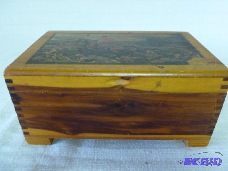 lot 91 image: Vintage dove tailed cedar wood jewelry box th...