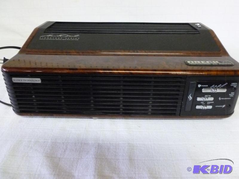 lot 95 image: Oreck XL Professional Air Purifier, tested an...