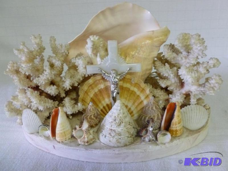 lot 97 image: Large vintage sea shell and coral light up di...