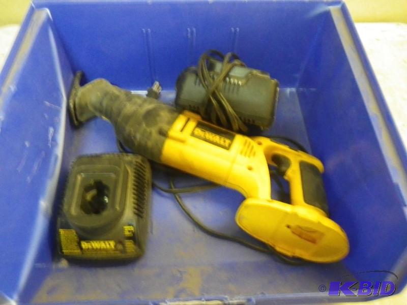dewalt sawzall, 2 chargers, no batteries...