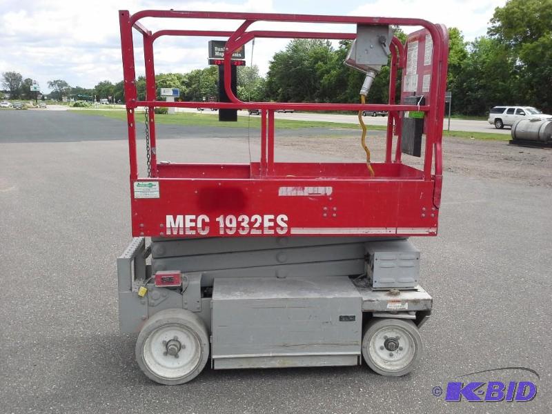 Scissor lift