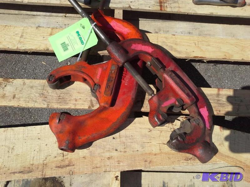 Pipe cutters