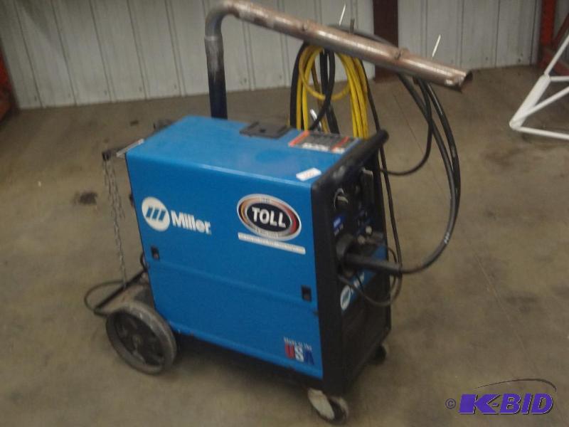 lot 100 image: Miller Millermatic-210 Welder System With Lea...