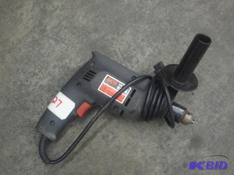 lot 27 image: Skil 38" 6225 Electric Drill...