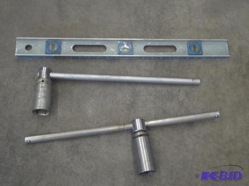 lot 30 image: (2) Socket Wrenches & (1) Level...
