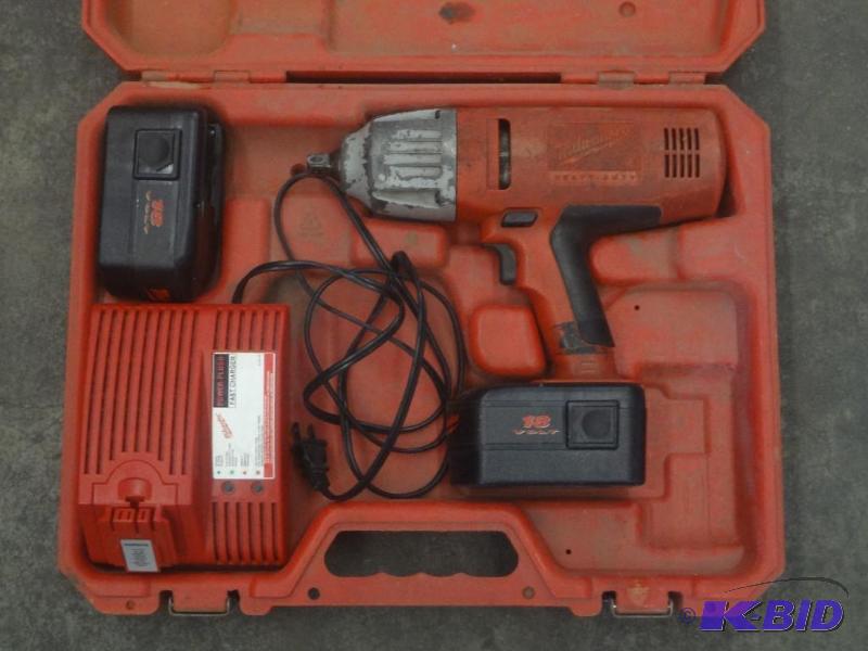 lot 33 image: Milwaukee 18Volt 12" Impact Set...