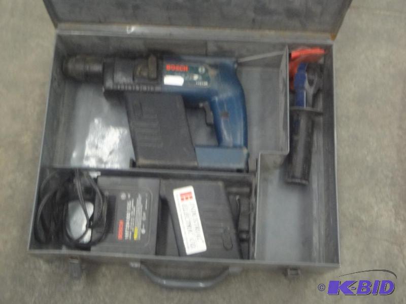 lot 35 image: Bosch Culldog 24Volt 11213R Rotary Hammer Set...
