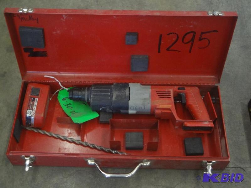 lot 38 image: Milwaukee 18Volt Sawzall Set (No Charger)...