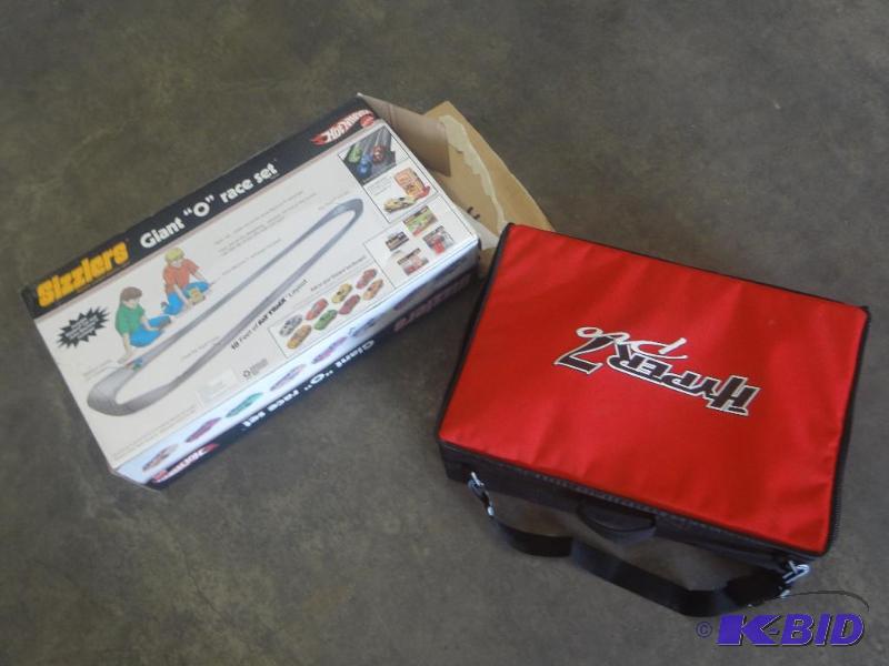 lot 71 image: (1) Kids Suit Case & (1) Giant &quotO&qu...