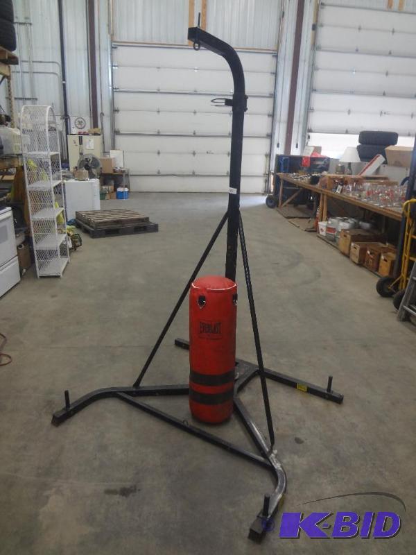 lot 85 image: Everlast Punching Bag With Steel Stand...