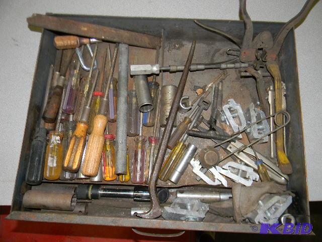 lot 103 image: Drawer full of misc. punches, chisels and fil...