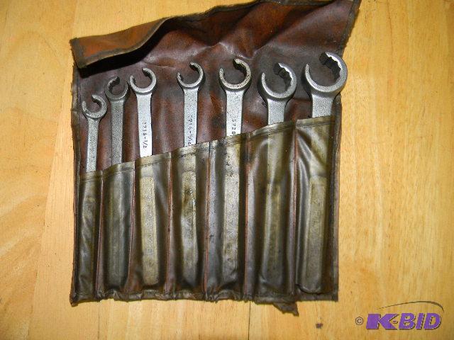 lot 110 image: Set of plumb line wrenches...
