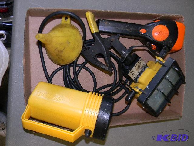 lot 135 image: Lot of misc. flash lightswork lights...