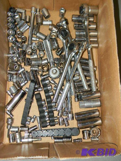 lot 138 image: Lot of misc. ratchets and sockets...