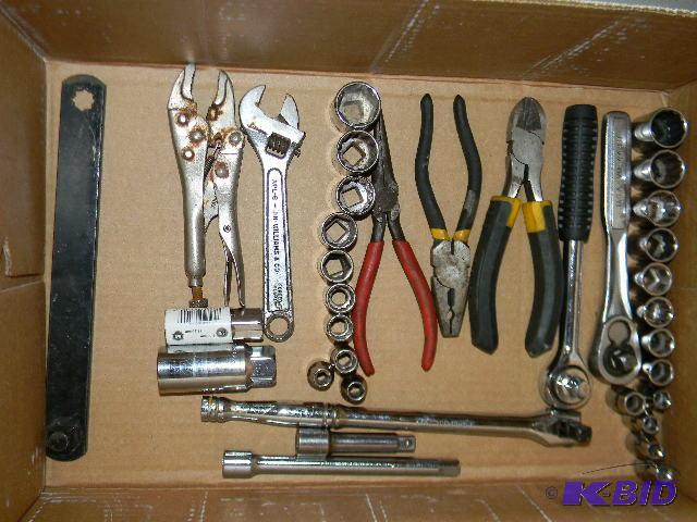 lot 143 image: Lot of misc. tools - sockets, ratchets and mo...