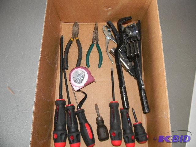lot 144 image: Lot of misc. tools - Performance Parts screw ...