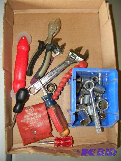 lot 148 image: Lot of misc. tools - MAC screw extractor, soc...
